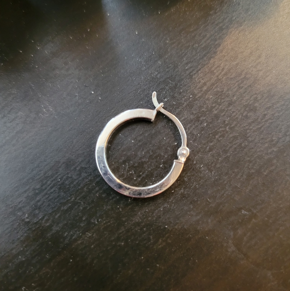Looking for matching earring